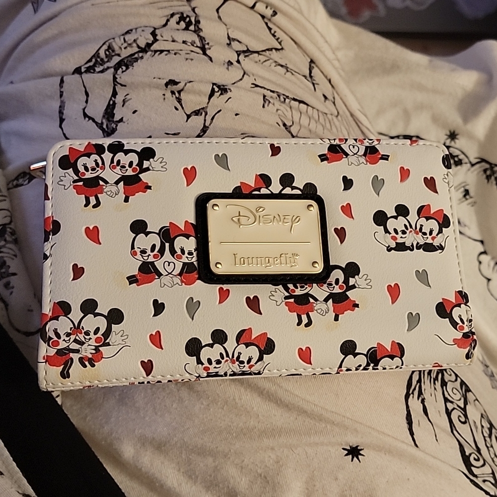 Loungefly mickey and minnie heart wallet